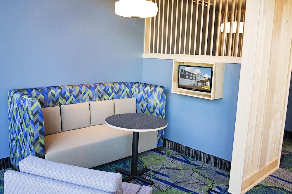 Holiday Inn Express & Suites Greenwood Mall By Ihg Luaran gambar